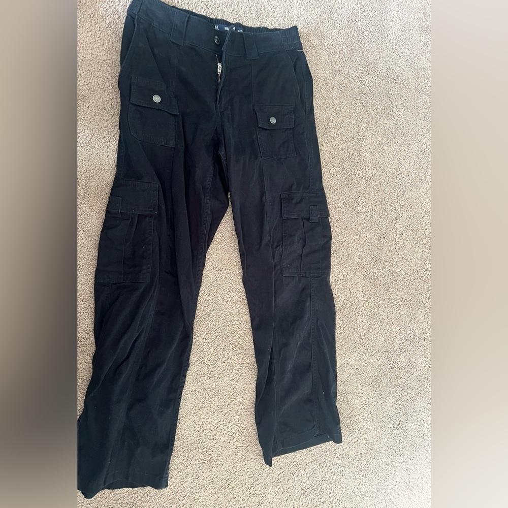 Hollister Black low-rise cargo pants #skater